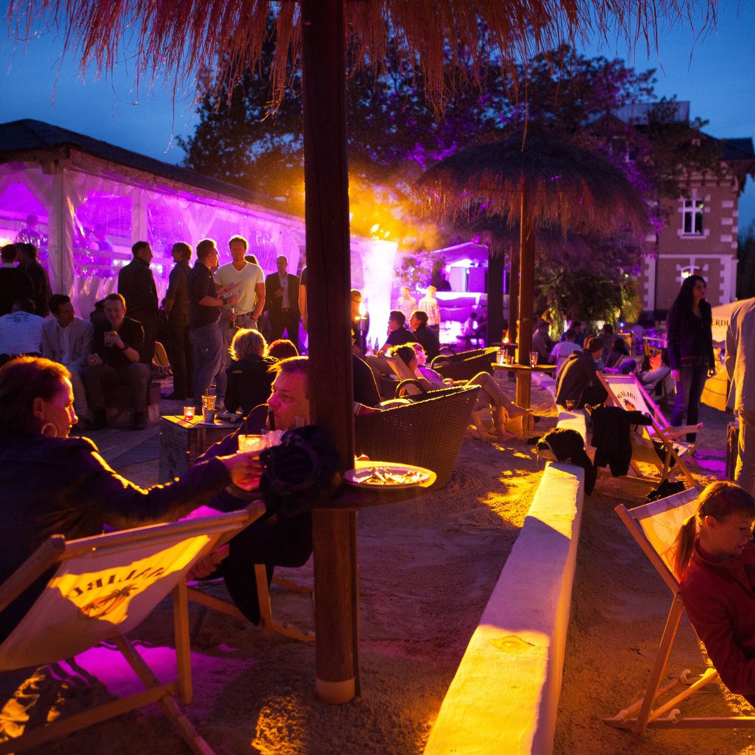 Neue Kontakte knüpfen beim Businessevent mit Plan and Sparkle.