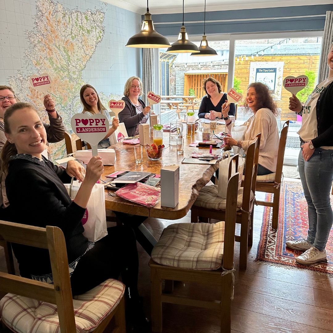 Gemeinsames schreiben beim Retreat Urlaub mit Plan & Sparkle.