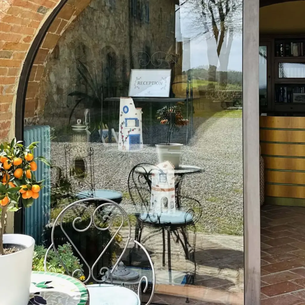 Die Toskana in Italien, Antico Borgo Tignano, ein italienisches Backsteinhaus